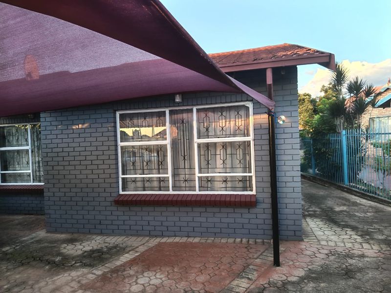 2 bedroom and 1 outside extra room  - Photo 8