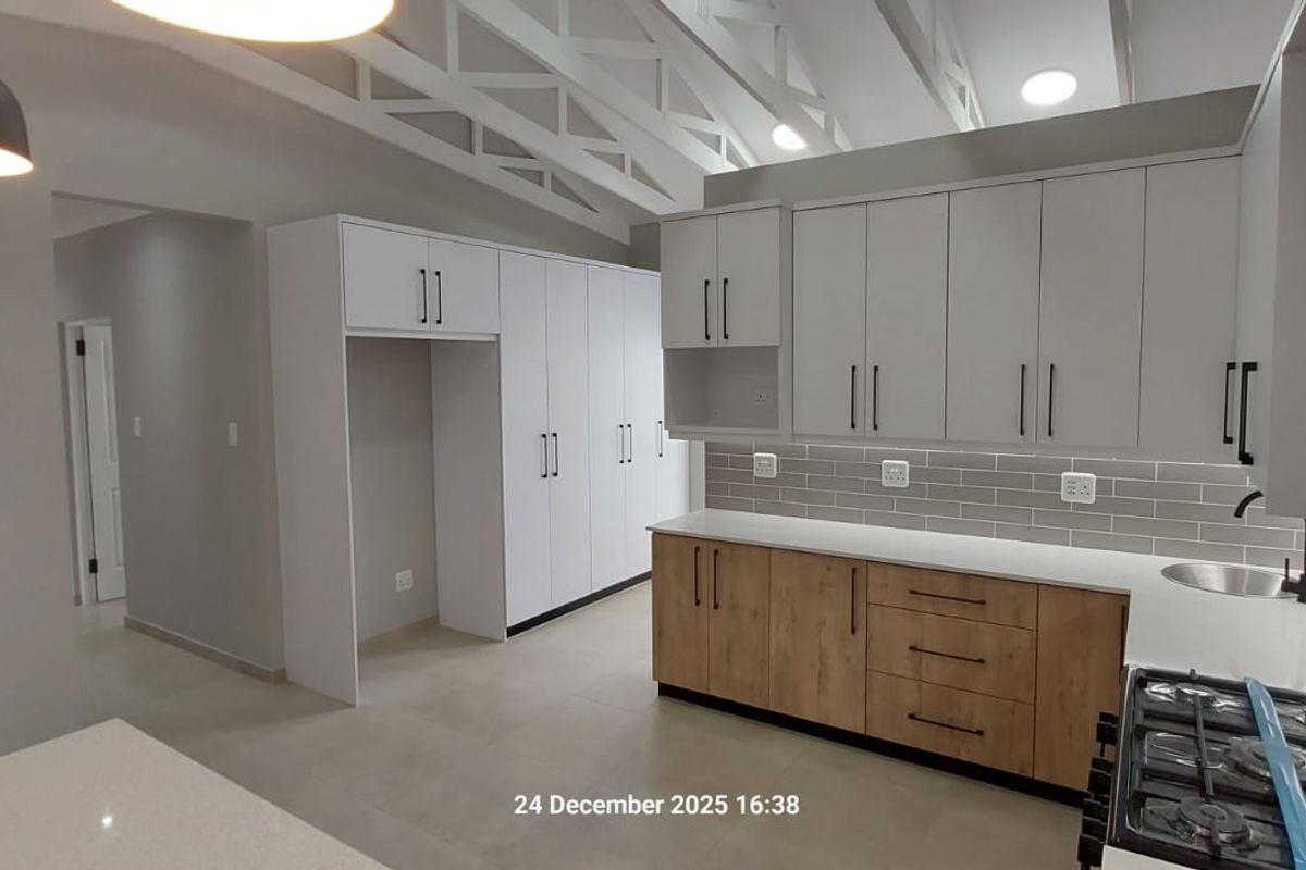 3 Bedroom Modern Family Home in Fast-Growing Fountains Estate - Photo 5