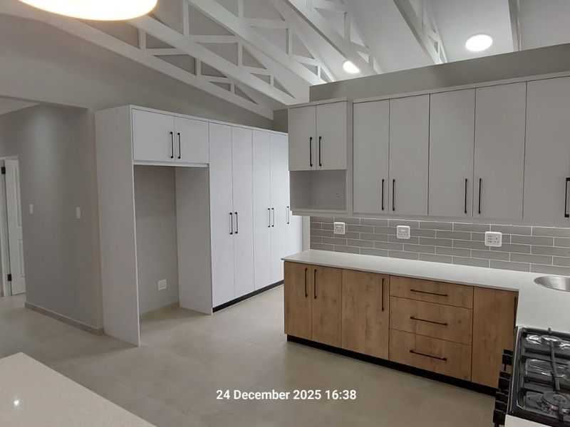 3 Bedroom Modern Family Home in Fast-Growing Fountains Estate - Photo 5