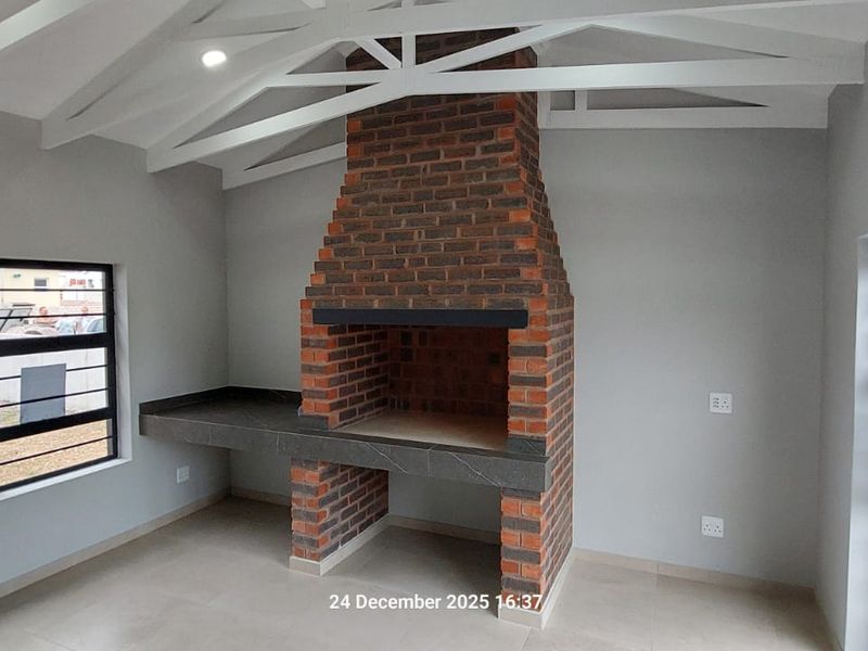 3 Bedroom Modern Family Home in Fast-Growing Fountains Estate - Photo 10