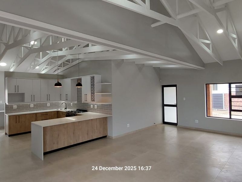 3 Bedroom Modern Family Home in Fast-Growing Fountains Estate - Photo 8