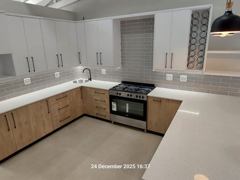 3 Bedroom Modern Family Home in Fast-Growing Fountains Estate - Photo 7