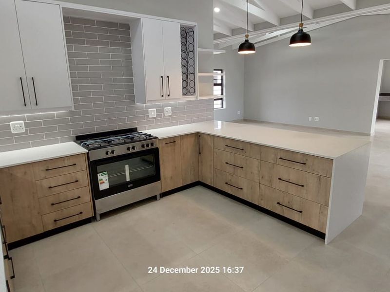 3 Bedroom Modern Family Home in Fast-Growing Fountains Estate - Photo 6