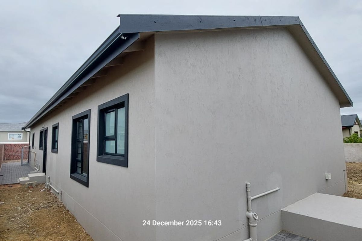 3 Bedroom Modern Family Home in Fast-Growing Fountains Estate - Photo 4