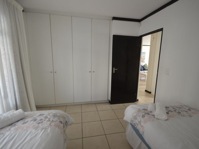 2 Bedroom ground floor unit in a secure complex - Photo 7