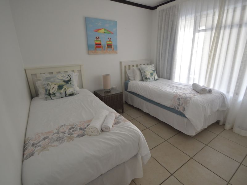2 Bedroom ground floor unit in a secure complex - Photo 6