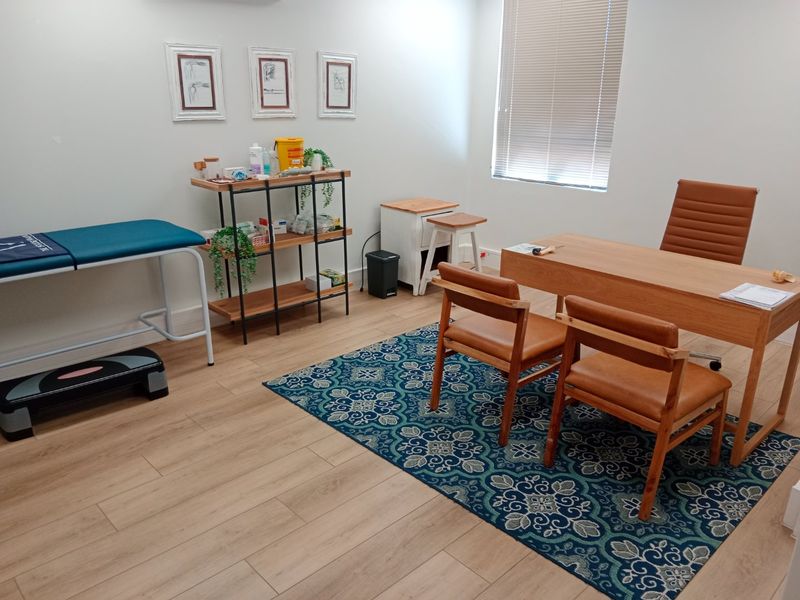 Premium Paarl offices available at Medicentre  - Photo 5