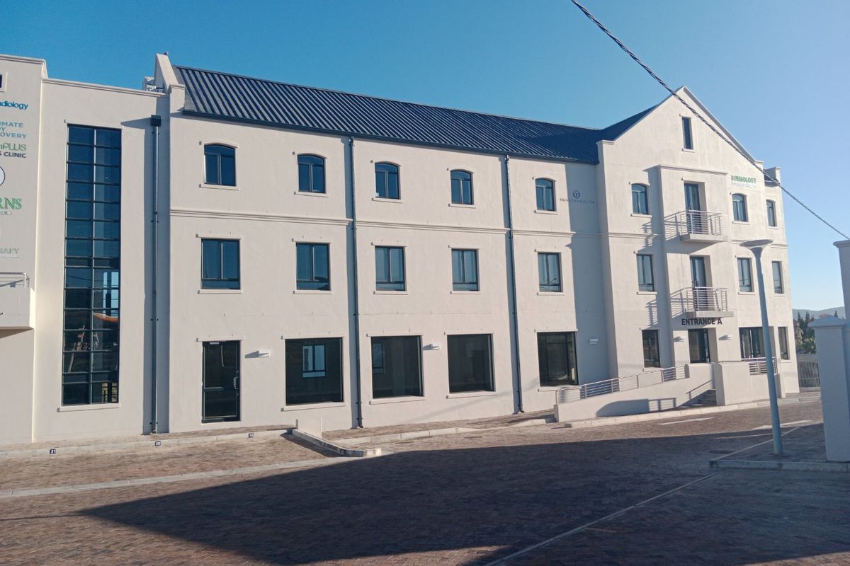 Premium Paarl offices available at Medicentre  - Photo 2