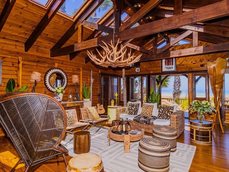 Extraordinary Coastal Living in Melkbosstrand Central - Photo 10