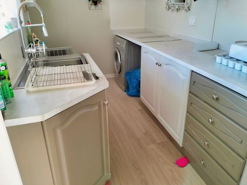 Spacious Family Home with Flatlet – Central Hartenbos - Photo 5