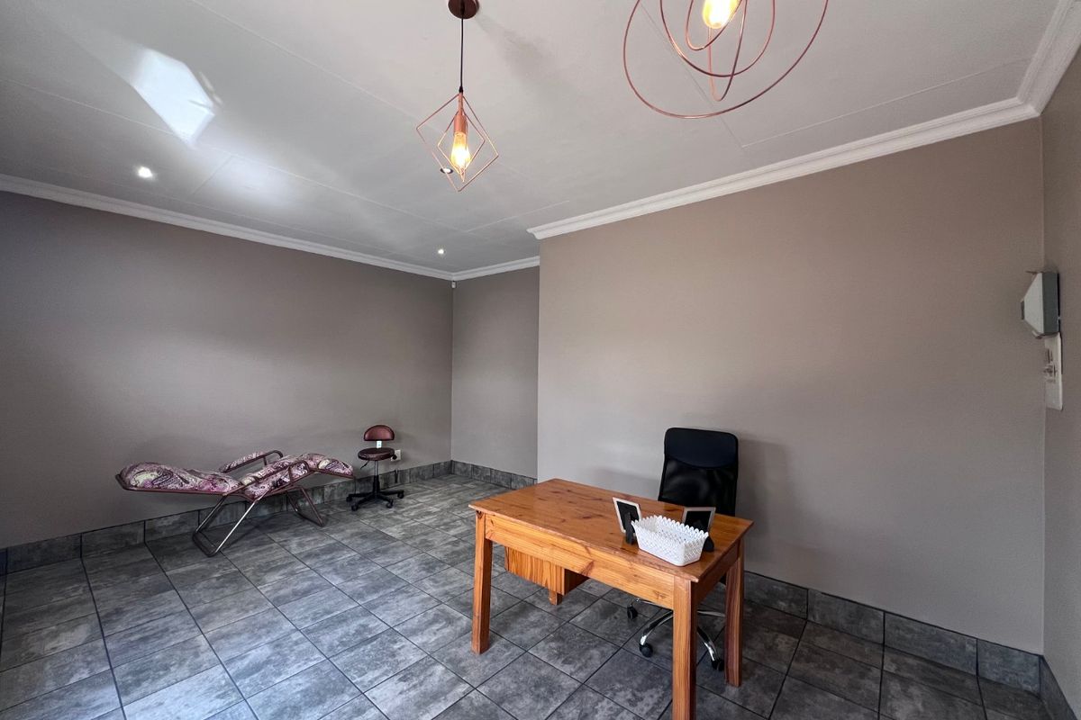 Commercial Office Space to Rent in Melodie - Photo 3
