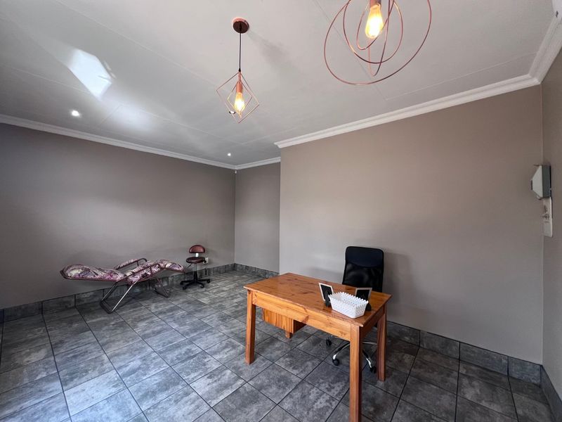Commercial Office Space to Rent in Melodie - Photo 3