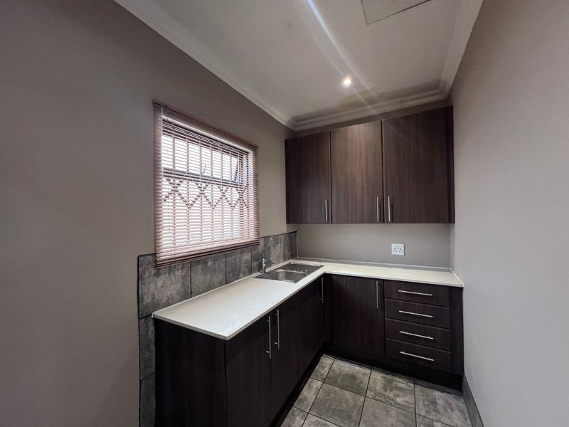 Commercial Office Space to Rent in Melodie - Photo 5