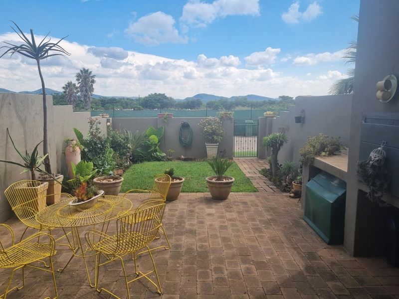 For Sale  2 Bedroom, 2 Bathroom Home in Melodie - Photo 2