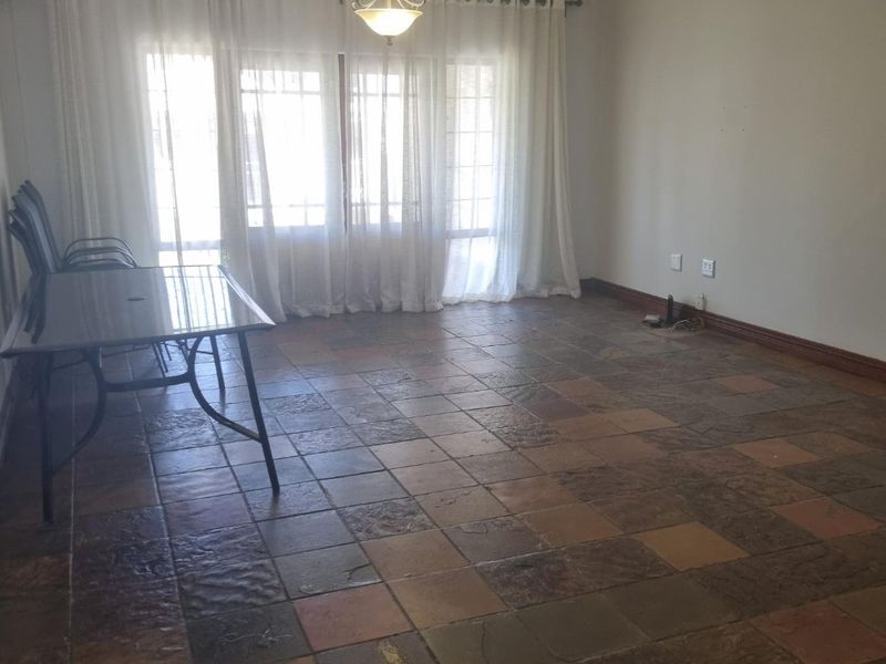 For Sale  2 Bedroom, 2 Bathroom Home in Melodie  - Photo 9