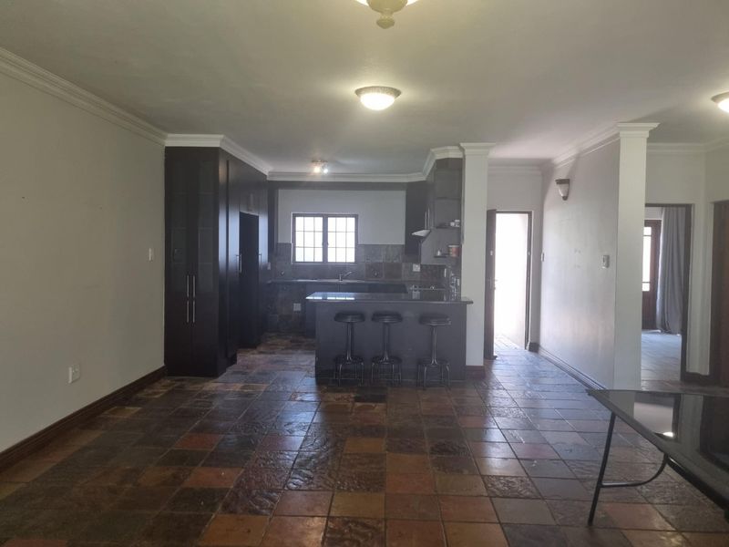 For Sale  2 Bedroom, 2 Bathroom Home in Melodie  - Photo 3