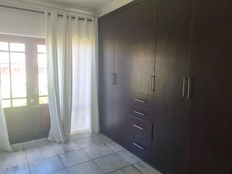 For Sale  2 Bedroom, 2 Bathroom Home in Melodie  - Photo 8