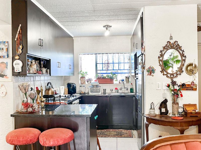 2-Bedroom, 2-Bathroom Haven in a Desirable Complex - Photo 8