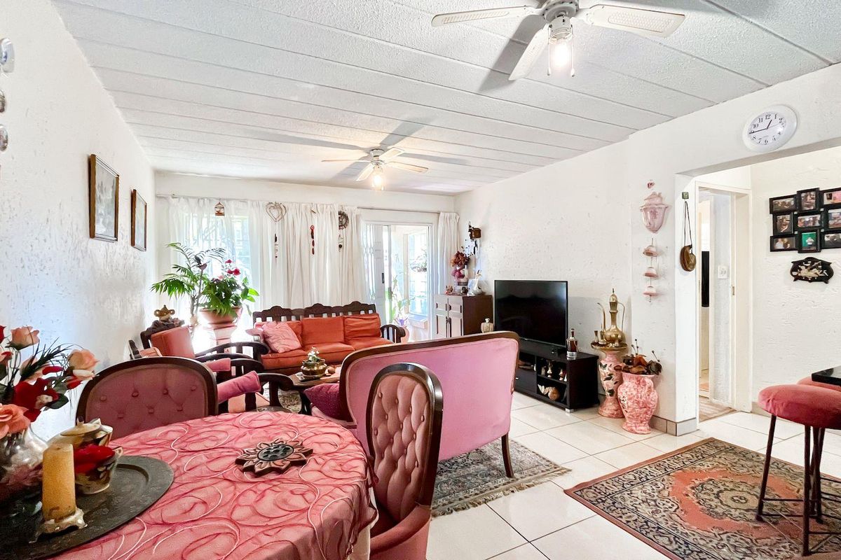 2-Bedroom, 2-Bathroom Haven in a Desirable Complex - Photo 5