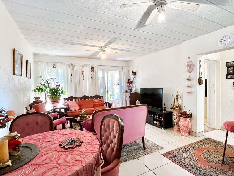 2-Bedroom, 2-Bathroom Haven in a Desirable Complex - Photo 5