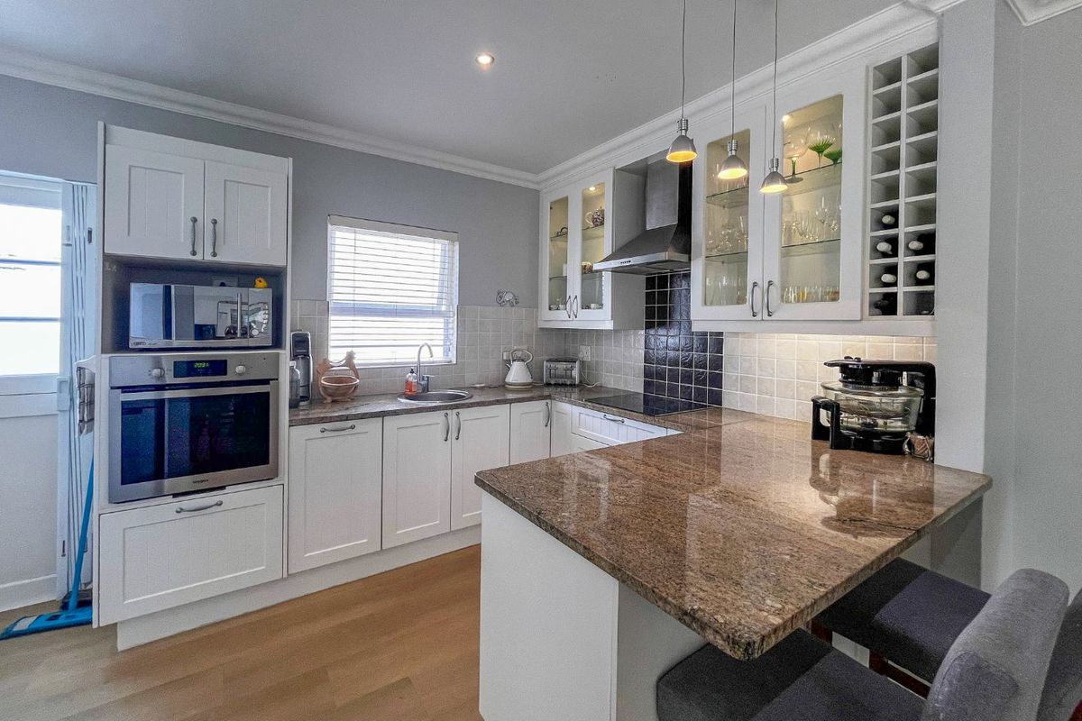 Situated within Hemel en Aarde Lifestyle Estate! - Photo 4