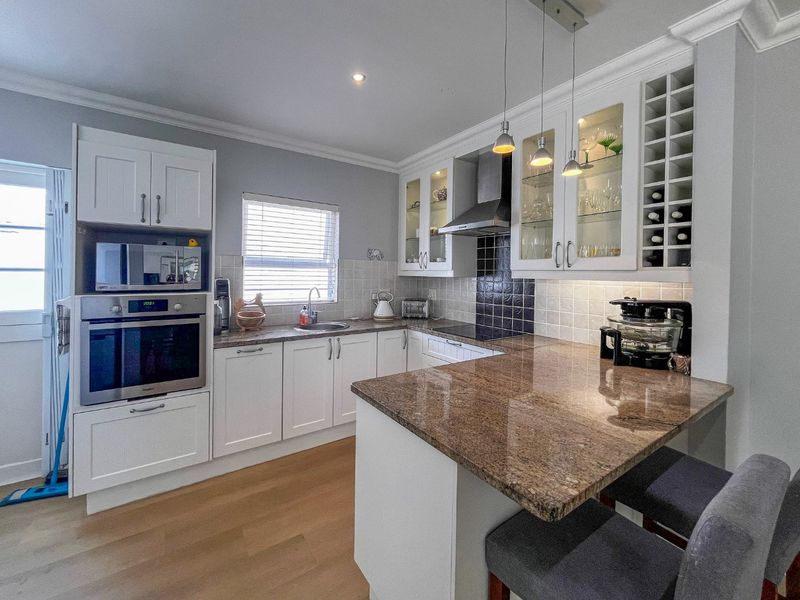 Situated within Hemel en Aarde Lifestyle Estate! - Photo 4