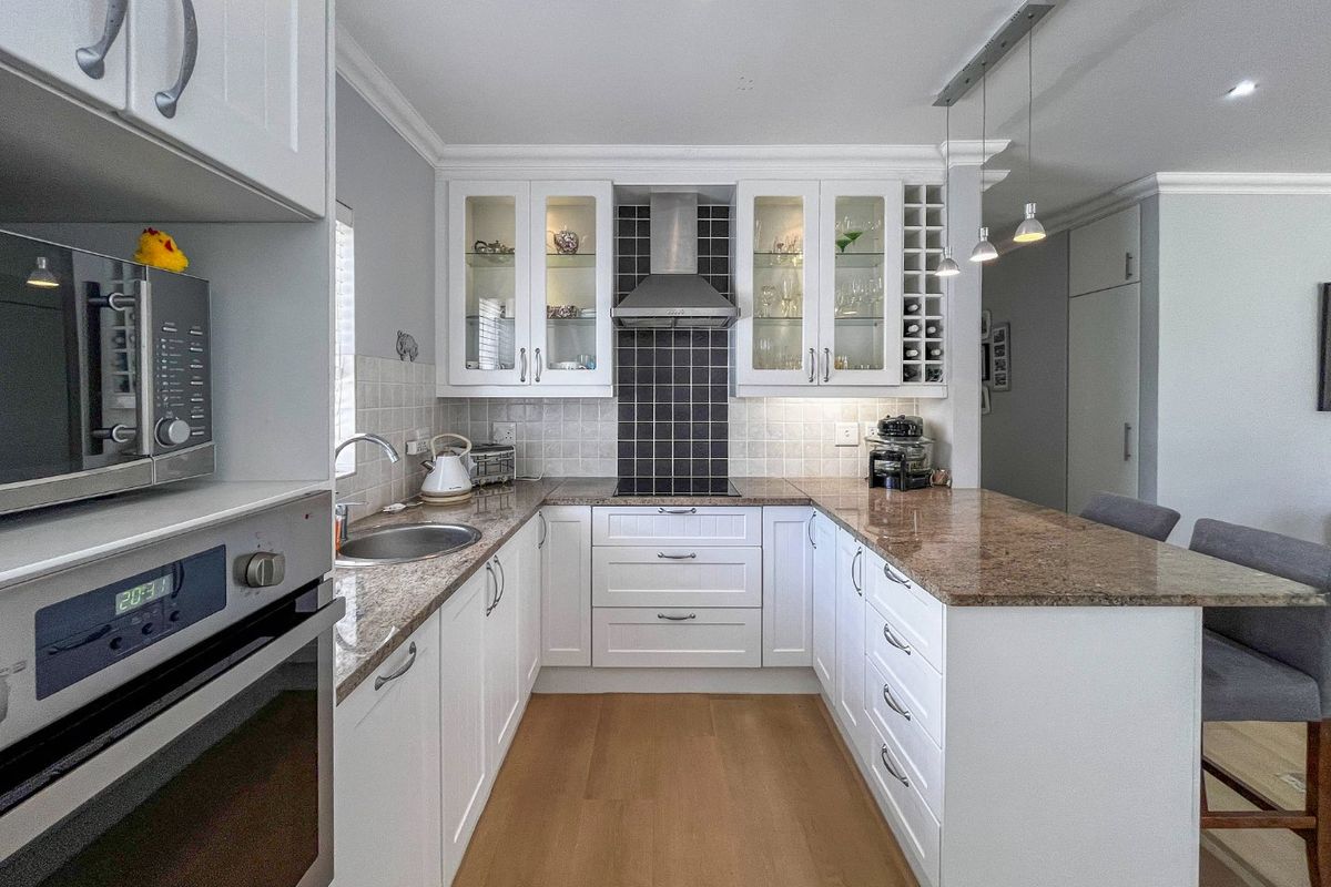 Situated within Hemel en Aarde Lifestyle Estate! - Photo 5