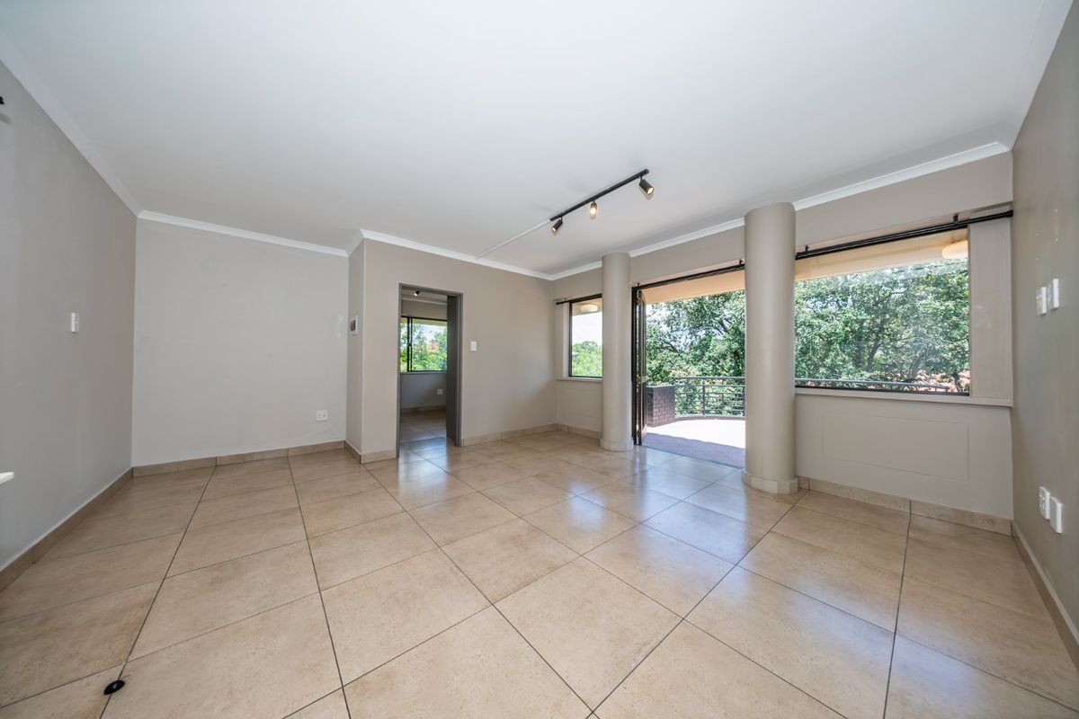 Ultra Modern Living with stunning views in upmarket BlackBrick, Essexwold, Bedfordview - Photo 2