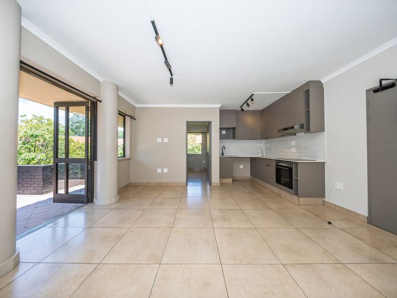 Ultra Modern Living with stunning views in upmarket BlackBrick, Essexwold, Bedfordview - Photo 8