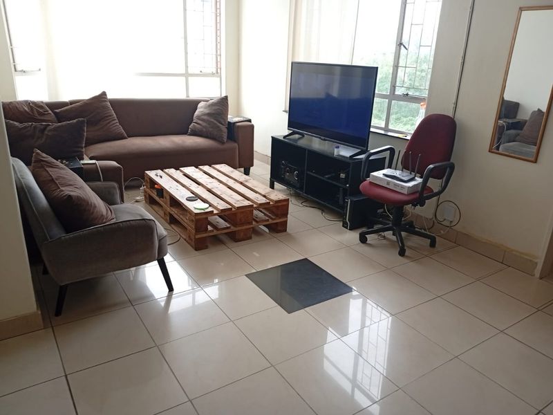 Charming 2-Bedroom Apartment in Essenwood – Ideal for First-Time Buyers or Investors - Photo 4