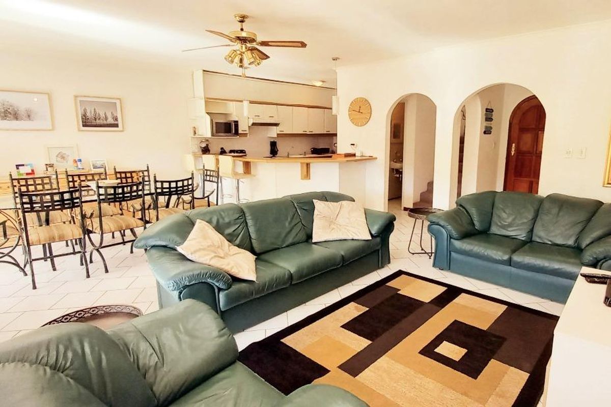 Luxury Waterfront Townhouse Living - Photo 3