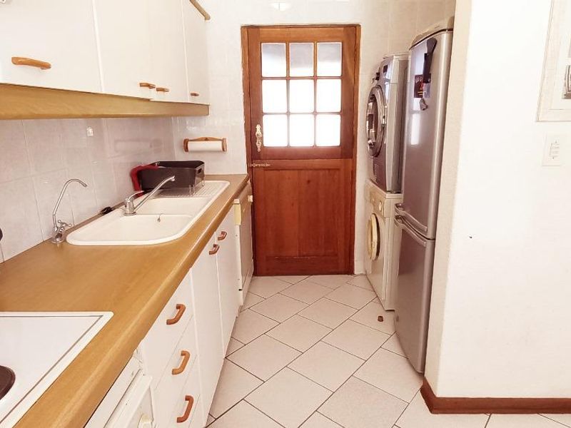 Luxury Waterfront Townhouse Living - Photo 7