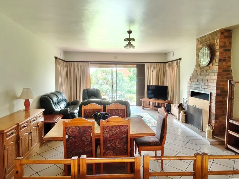 Spacious Family Home with Income-Generating Flatlet – Vaal Marina - Photo 8