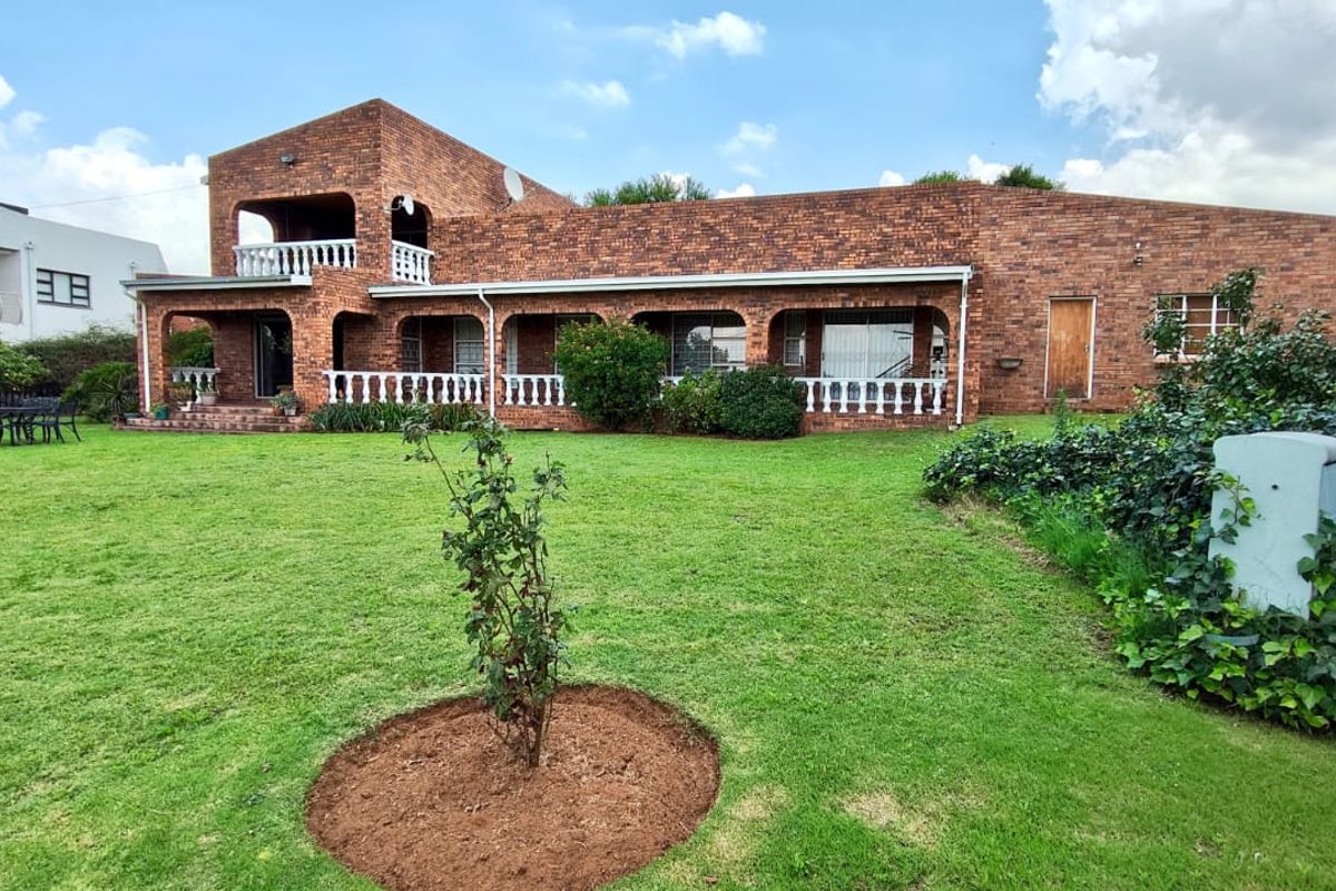 Spacious Family Home with Income-Generating Flatlet – Vaal Marina - Photo 2