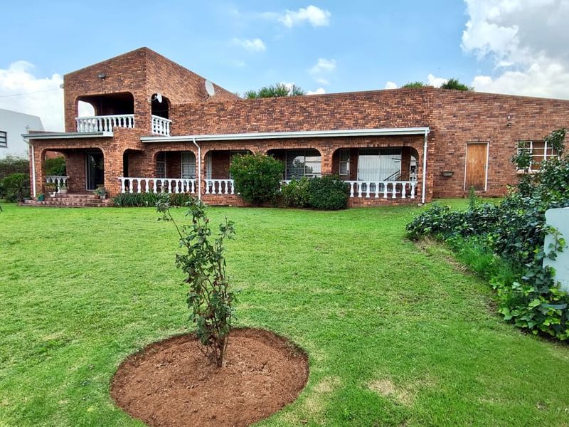 Spacious Family Home with Income-Generating Flatlet – Vaal Marina - Photo 2