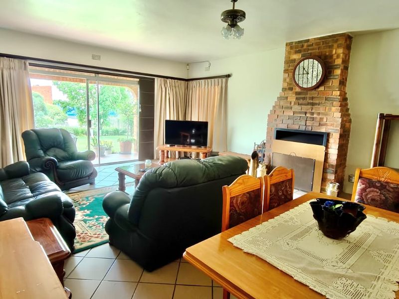 Spacious Family Home with Income-Generating Flatlet – Vaal Marina - Photo 5