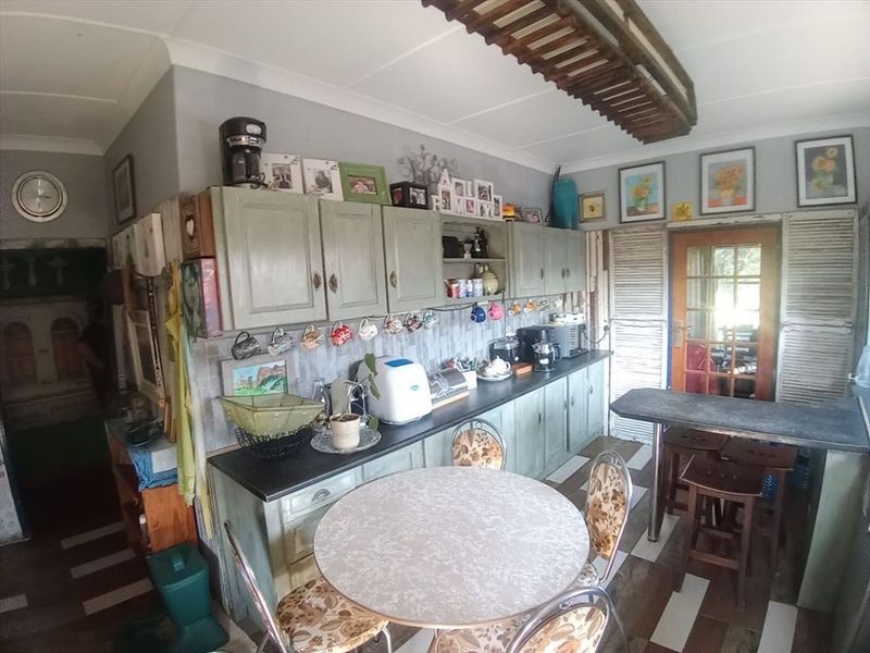 Spacious Family Home with Modern Amenities - Photo 1
