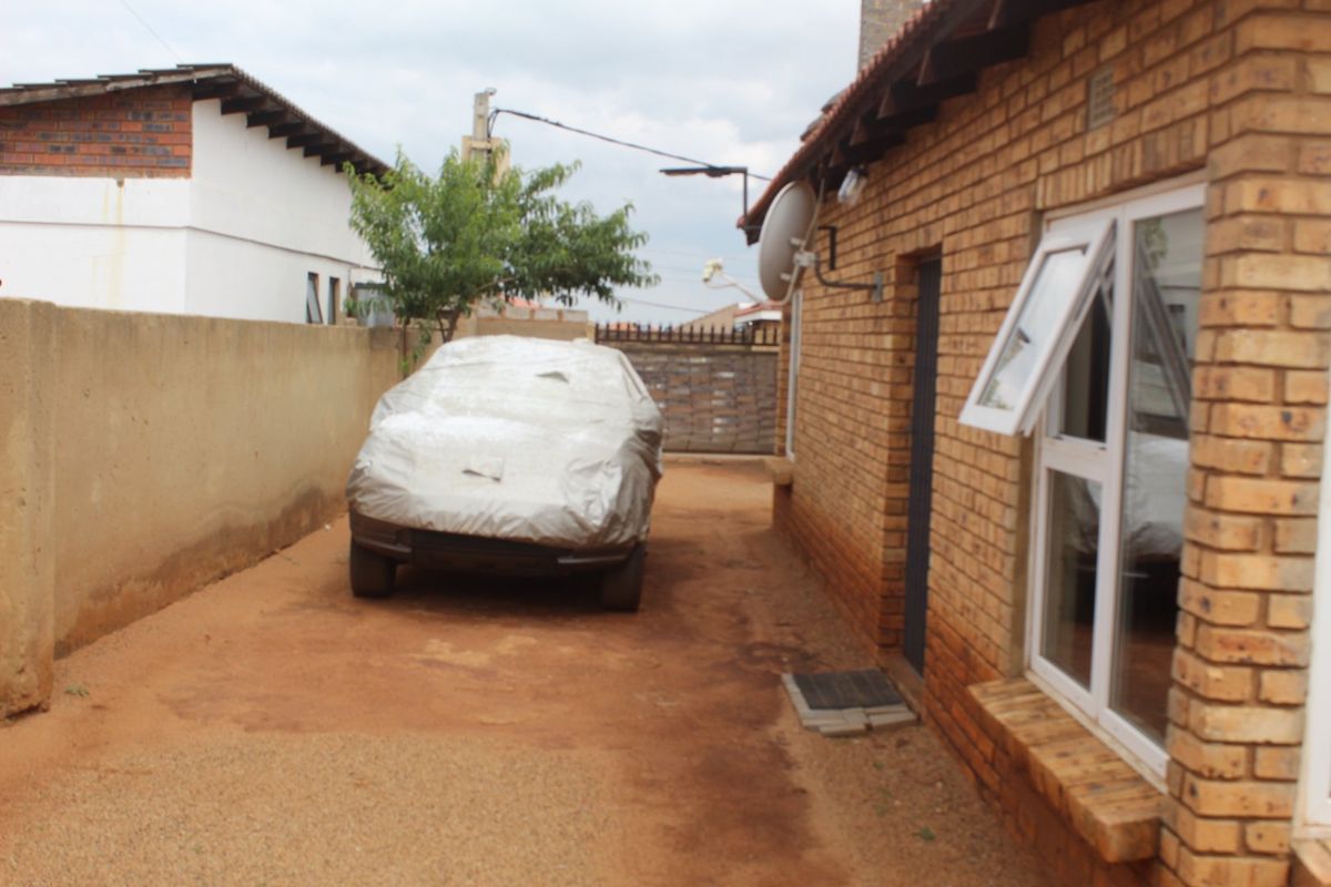 STUNNING 2 BEDROOM HOUSE WITH 4 DOUBLE STOREY - Photo 5