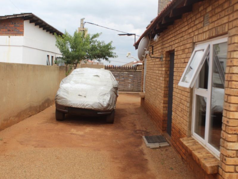 STUNNING 2 BEDROOM HOUSE WITH 4 DOUBLE STOREY - Photo 5