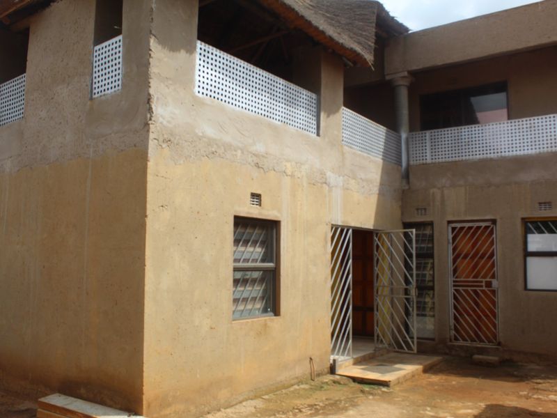 STUNNING 2 BEDROOM HOUSE WITH 4 DOUBLE STOREY - Photo 10