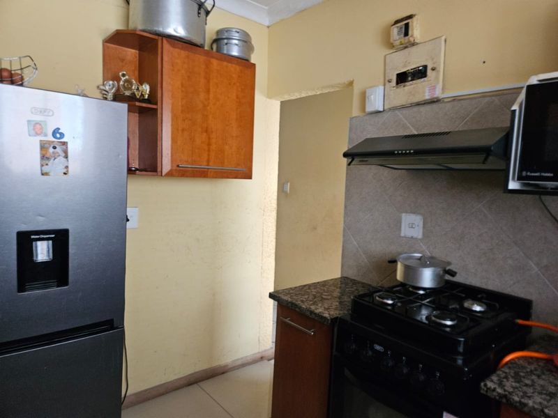 Lovely 3-Bedroom First-Floor Flat – Ready to Invest or Move In - Photo 7