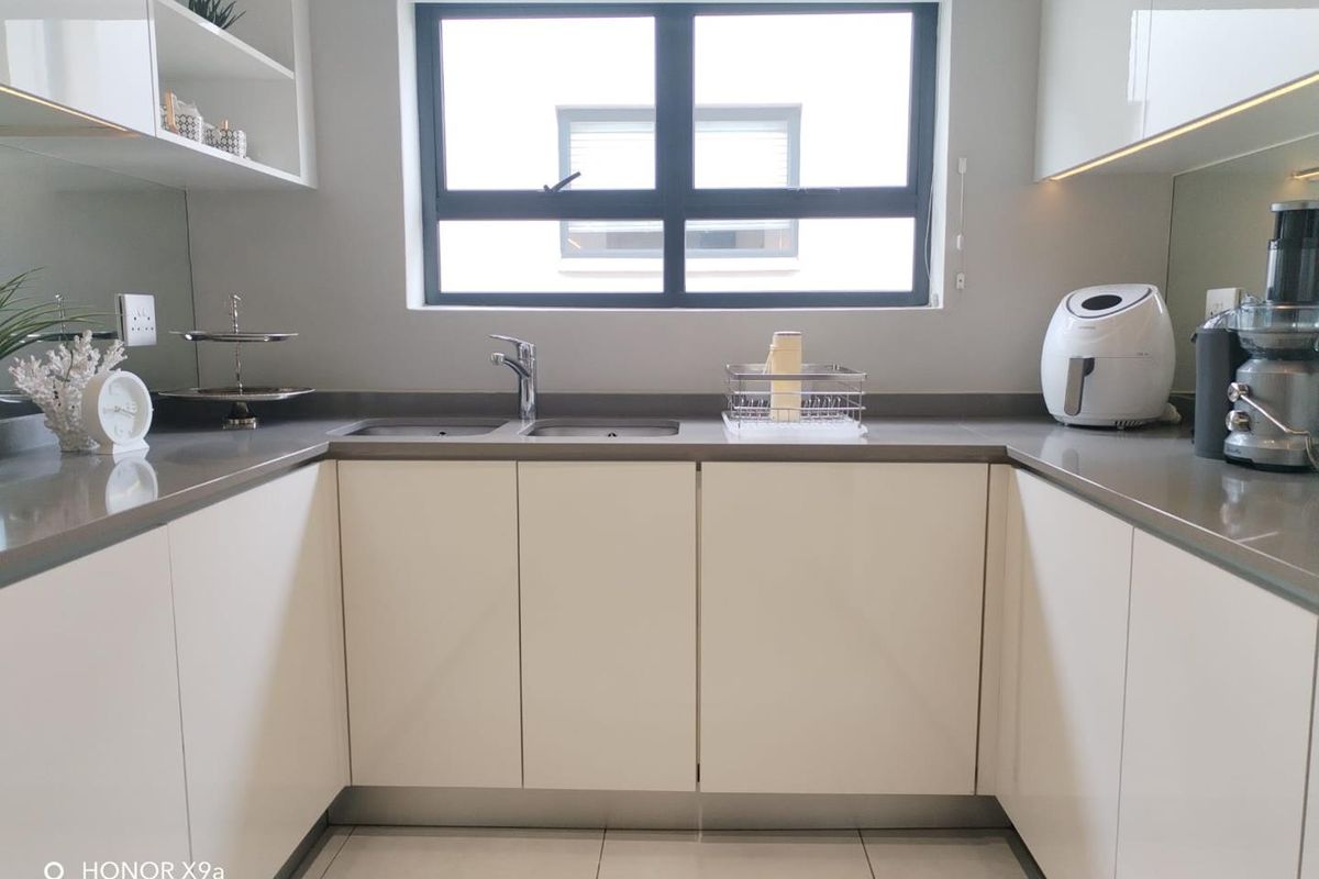 THREE BEDROOM TWO BATHROOM APARTMENT  TO RENT IN  EYE OF AFRICA - Photo 2