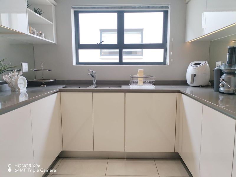 THREE BEDROOM TWO BATHROOM APARTMENT  TO RENT IN  EYE OF AFRICA - Photo 2