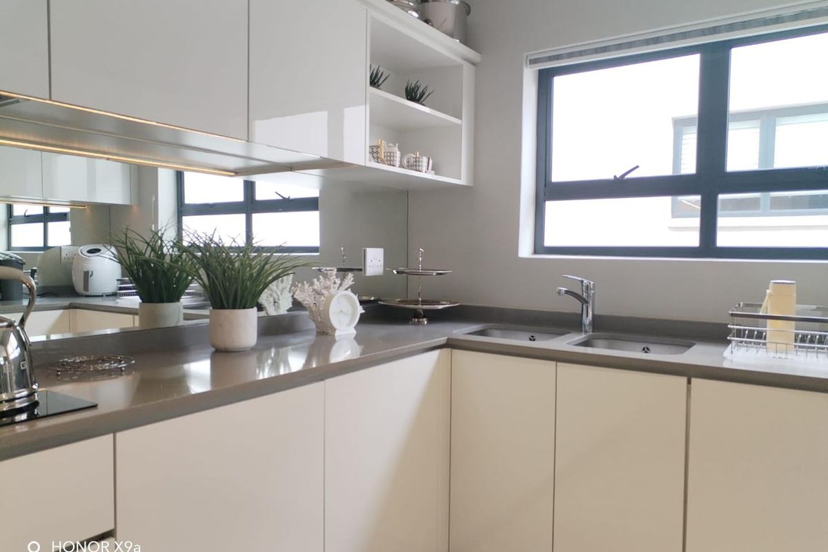 THREE BEDROOM TWO BATHROOM APARTMENT  TO RENT IN  EYE OF AFRICA - Photo 4