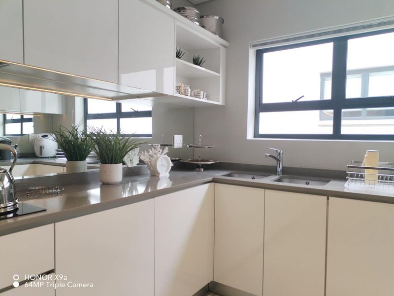 THREE BEDROOM TWO BATHROOM APARTMENT  TO RENT IN  EYE OF AFRICA - Photo 4