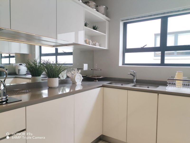 THREE BEDROOM TWO BATHROOM APARTMENT  TO RENT IN  EYE OF AFRICA - Photo 3