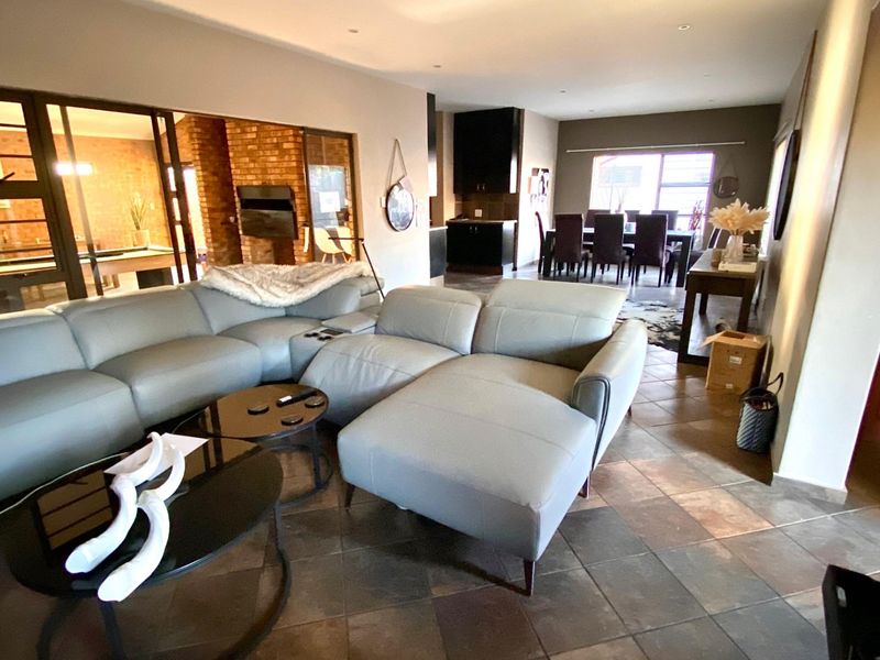 3 Bedroom With 2.5 Bathroom Available For  Sale - Photo 4