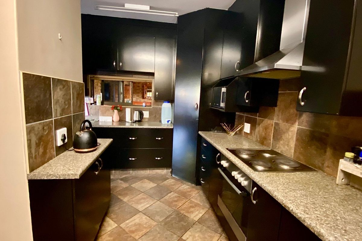 3 Bedroom With 2.5 Bathroom Available For  Sale - Photo 2