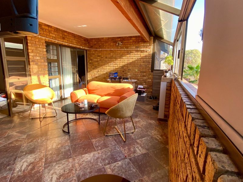 3 Bedroom With 2.5 Bathroom Available For  Sale - Photo 7