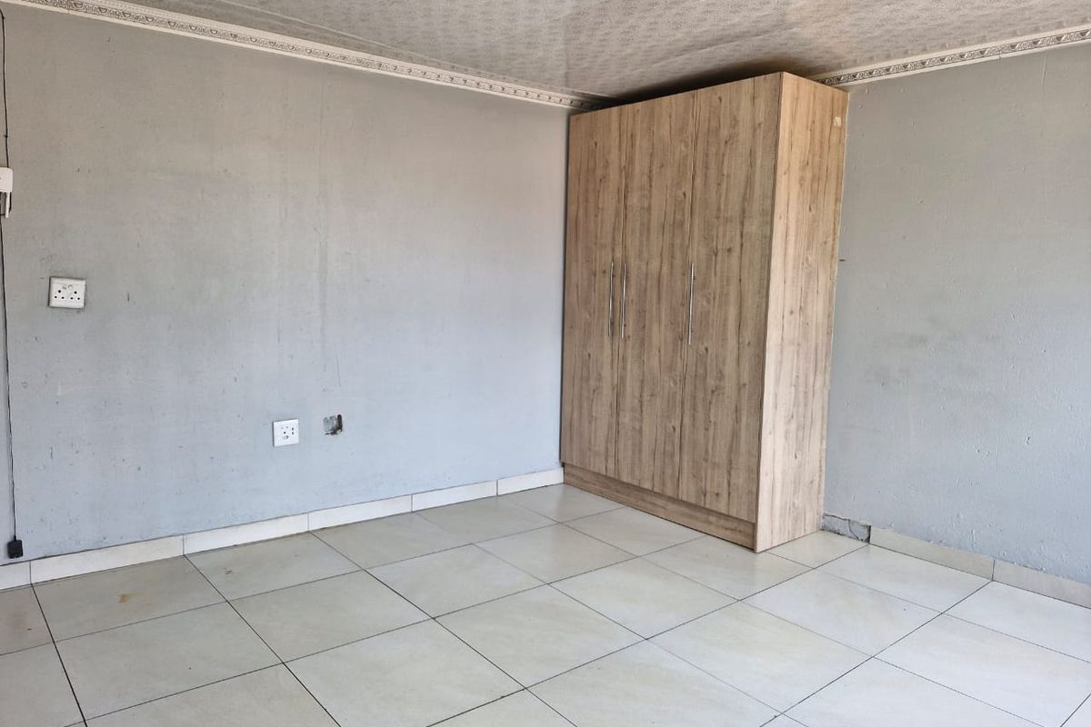 Neat Bachelor Cottage to Rent in Daveyton – Secure Yard Living at 3992 Dumbo Street, Ntambo Street - Photo 5